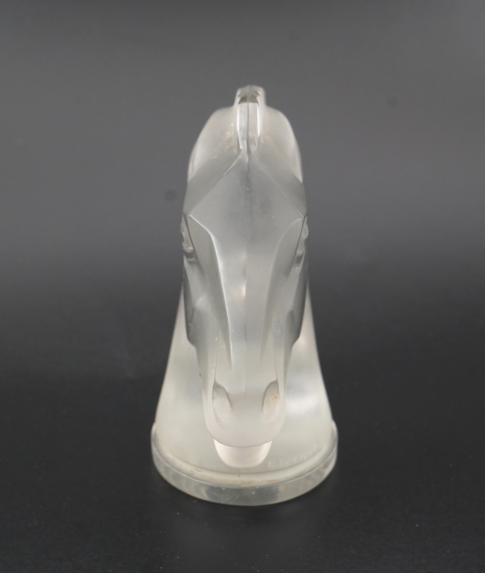 René Lalique: A 'Longchamp B' mascot